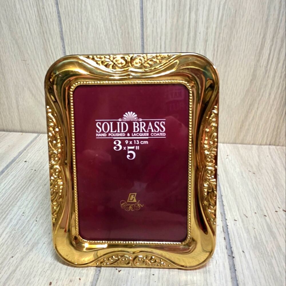 Vtg Solid Brass 3"x5" Easel Picture Frame Photos Ornate Detailing Victorian MCM